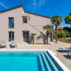 Destination Sea Ii Apartment